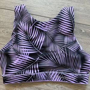 Chestee x Barbella Box Medium reversible sports bra